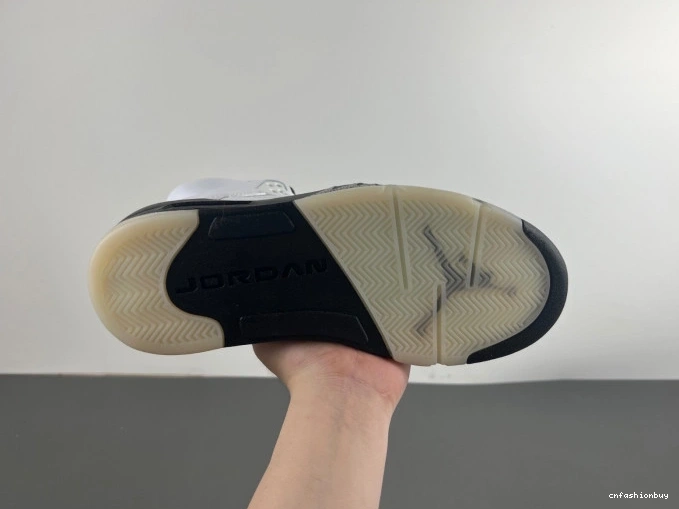 JORDAN DD0587-110 5 BLACK' 'WHITE AIR RETRO 1121